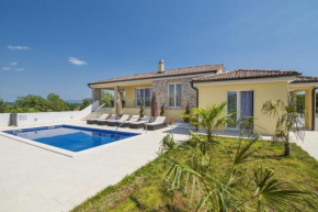 Villa Land